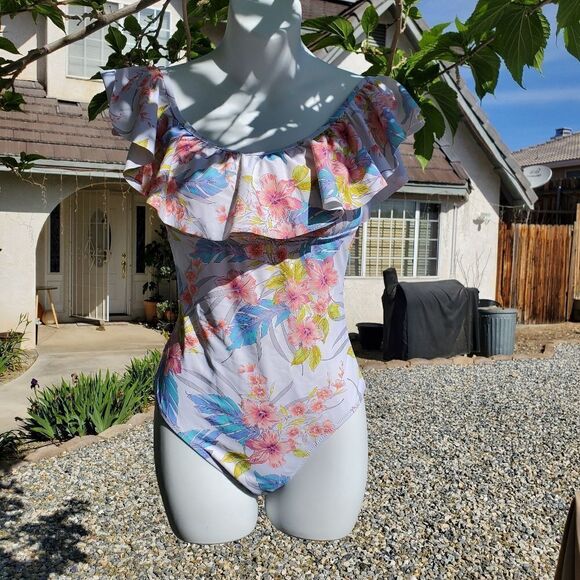 Raisins floral swimsuit - Picture 1 of 6